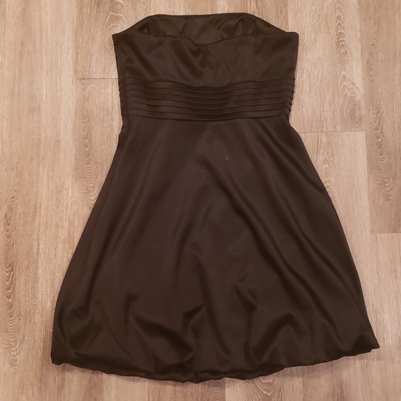 White House black market Strapless dress - Picture 2 of 3